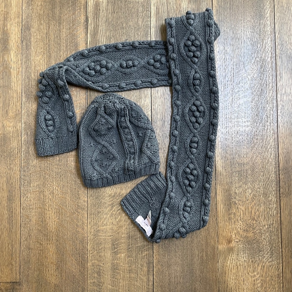 Stella McCartney knit hat scarf gray girls Small medium cable knit awesome